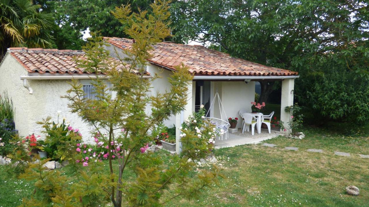 Les Deux Rivieres Les Touches-de-Périgny Exterior foto